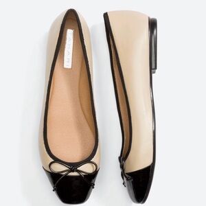 Tahari Women's Two-Tone Flats with Bow